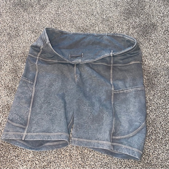 LULULEMON shorts - Picture 5 of 5